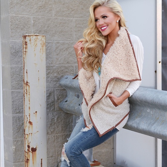 NWT Faux Fur Shearling Soft Cozy Vest Beige - Picture 5 of 8